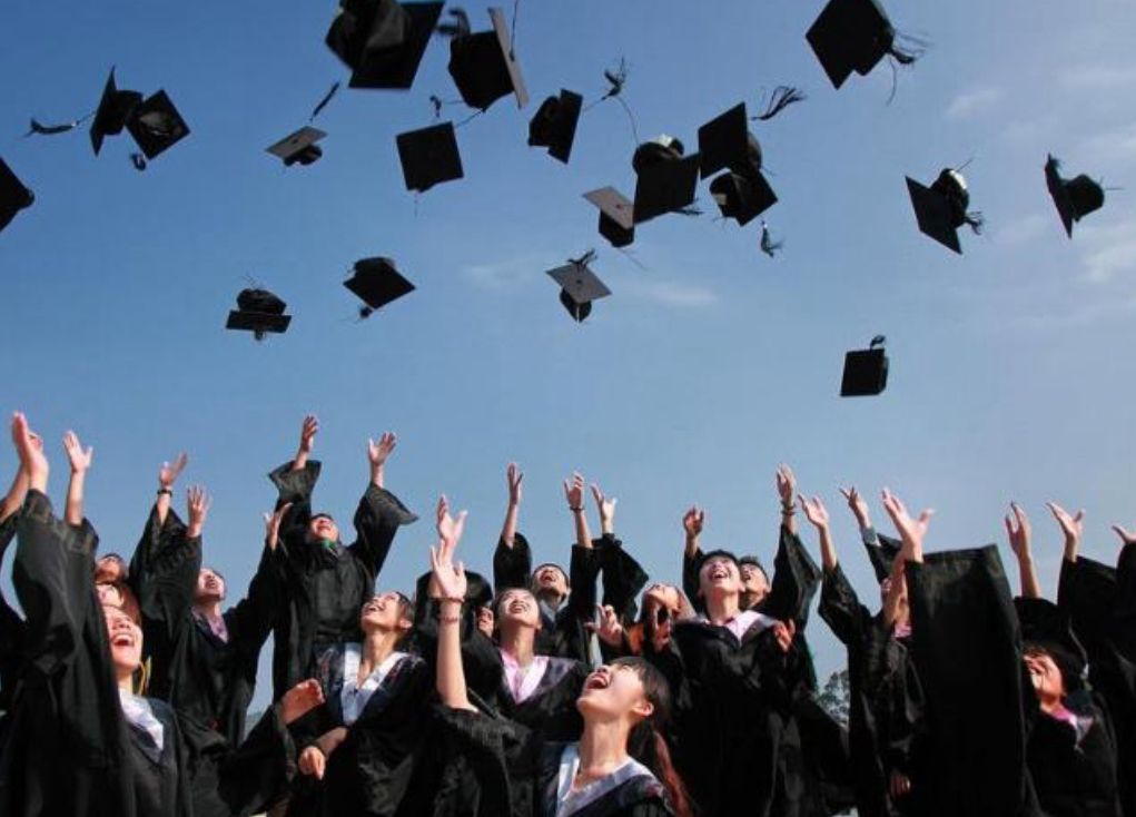 Зарубежные дипломы теперь можно легализовать онлайн в Казахстане